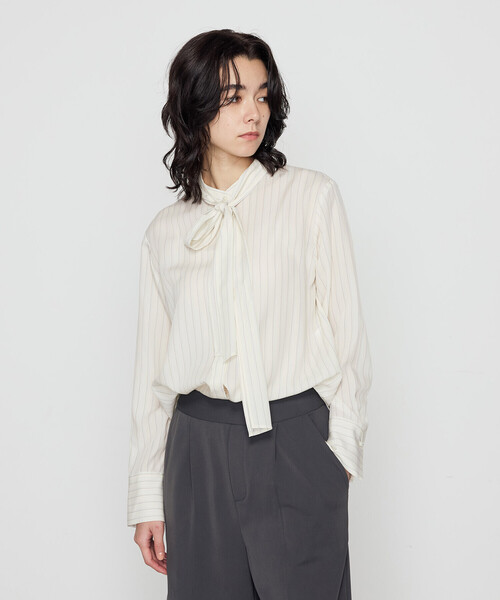 COMME CA(コムサ)の「リヨセルストライプ ボウタイブラウス(シャツ/ブラウス・レディース・ライトグレー/クリーム・9号/11号)」の13枚目の写真