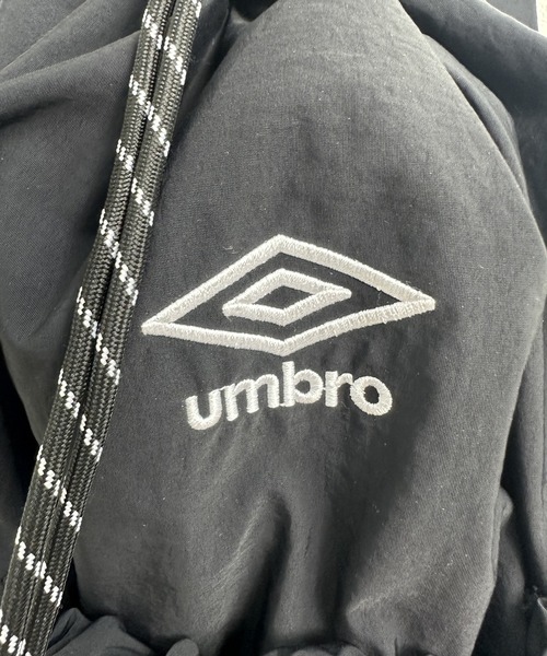 UMBRO(アンブロ)の「UMBRO/アンブロ 別注 ロゴ刺繍 2WAY バックパック&ワンショルダーバッグ ナイロン ドローコード ナップサック 男女兼用(バックパック/リュック・メンズ・ブラック/グレー・FREE)」の10枚目の写真
