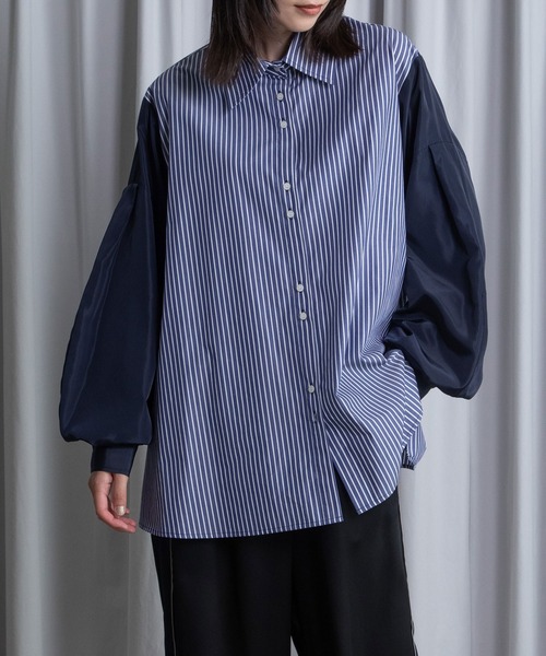 MARECHAL TERRE(マルシャルテル)の「ルーズデザインシャツ(シャツ/ブラウス・レディース・ネイビー/ベージュ/ホワイト/グレー・MEDIUM)」の1枚目の写真