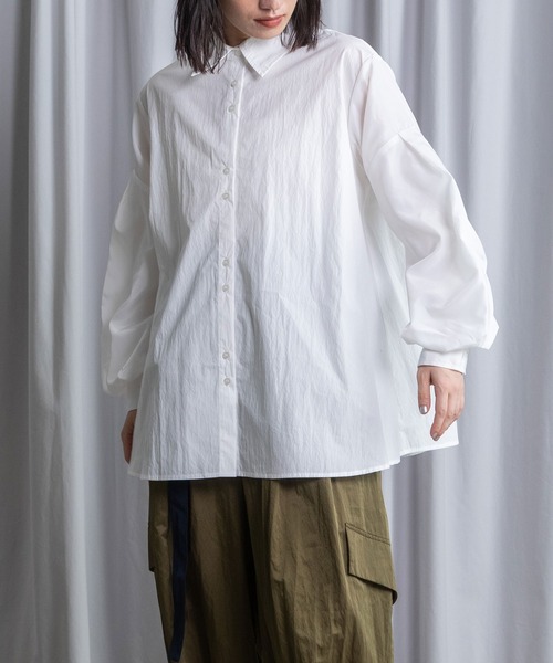 MARECHAL TERRE(マルシャルテル)の「ルーズデザインシャツ(シャツ/ブラウス・レディース・ネイビー/ベージュ/ホワイト/グレー・MEDIUM)」の2枚目の写真