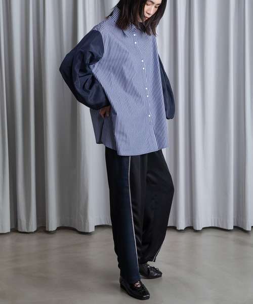 MARECHAL TERRE(マルシャルテル)の「ルーズデザインシャツ(シャツ/ブラウス・レディース・ネイビー/ベージュ/ホワイト/グレー・MEDIUM)」の8枚目の写真