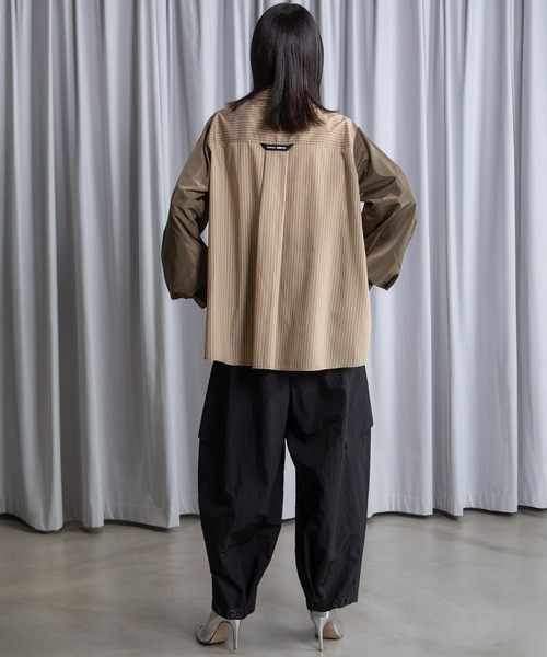 MARECHAL TERRE(マルシャルテル)の「ルーズデザインシャツ(シャツ/ブラウス・レディース・ネイビー/ベージュ/ホワイト/グレー・MEDIUM)」の12枚目の写真