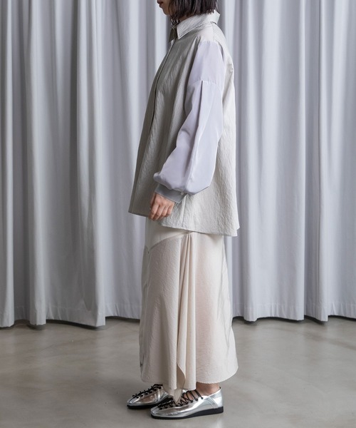 MARECHAL TERRE(マルシャルテル)の「ルーズデザインシャツ(シャツ/ブラウス・レディース・ネイビー/ベージュ/ホワイト/グレー・MEDIUM)」の22枚目の写真