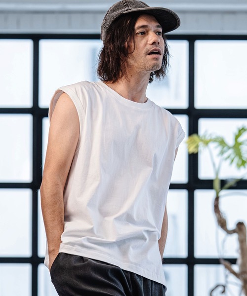 CAMBIO(カンビオ)の「mta598- Tight Tension Sleeveless Cut sew ノースリーブTシャツ(AI-261-007)(タンクトップ・メンズ・ホワイト/ブラック・S/M/L)」の1枚目の写真