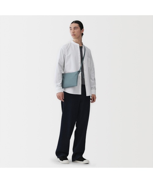 無印良品(ムジルシリョウヒン)の「撥水 再生ポリエステル サコッシュ(ショルダーバッグ・レディース・ライトグリーン/ブルー系・FREE)」の2枚目の写真