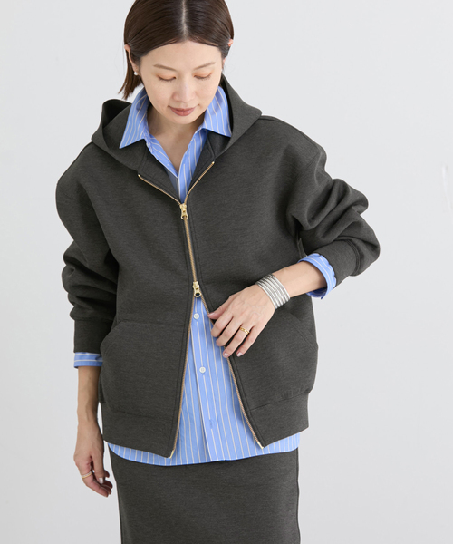 IENA(イエナ)の「《セットアップ対応》ダンボールニットフーディ(パーカー・レディース・チャコールグレー/ブラック系その他・FREE)」の7枚目の写真