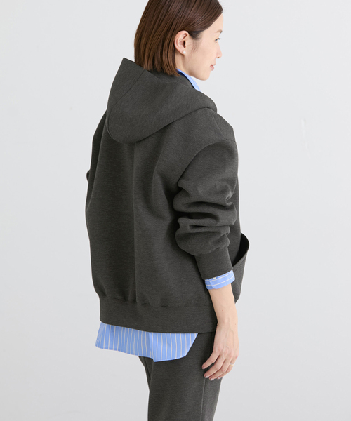 IENA(イエナ)の「《セットアップ対応》ダンボールニットフーディ(パーカー・レディース・チャコールグレー/ブラック系その他・FREE)」の9枚目の写真