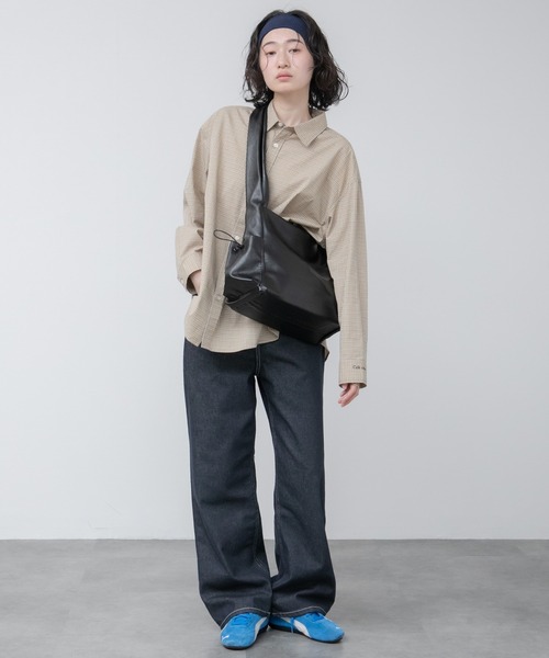 HEILIS(ヘイリス)の「ワンハンドルサイドポケットバッグ / ショルダーバッグ ボディバッグ A4 ペットボトル収納 ワンハンドル 通勤 通学 オフィスカジュアル 韓国 ノームコア シンプル ブラウン ブラック 茶 黒 無地 合皮 フェイクレザー(ハンドバッグ・レディース・ブラック/ブラウン・FREE)」の9枚目の写真