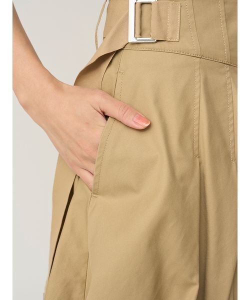 SNIDEL(スナイデル)の「バルーンサファリショートパンツ(その他パンツ・レディース・ベージュ/インディゴブルー/ホワイト・0/1)」の11枚目の写真