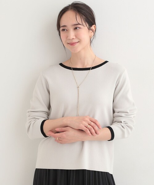 SHOO・LA・RUE（シューラルー）の「【洗濯機可/S-LL/アンサンブル可】すっきりと好印象 配色クルーネックニット（ニット/セーター・レディース・ライトグレー系4/ライトイエロー系5/ブルー系9/ネイビー系4・02/03/04/01）」の6枚目の写真