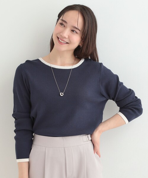 SHOO・LA・RUE（シューラルー）の「【洗濯機可/S-LL/アンサンブル可】すっきりと好印象 配色クルーネックニット（ニット/セーター・レディース・ライトグレー系4/ライトイエロー系5/ブルー系9/ネイビー系4・02/03/04/01）」の19枚目の写真