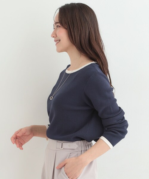 SHOO・LA・RUE（シューラルー）の「【洗濯機可/S-LL/アンサンブル可】すっきりと好印象 配色クルーネックニット（ニット/セーター・レディース・ライトグレー系4/ライトイエロー系5/ブルー系9/ネイビー系4・02/03/04/01）」の20枚目の写真