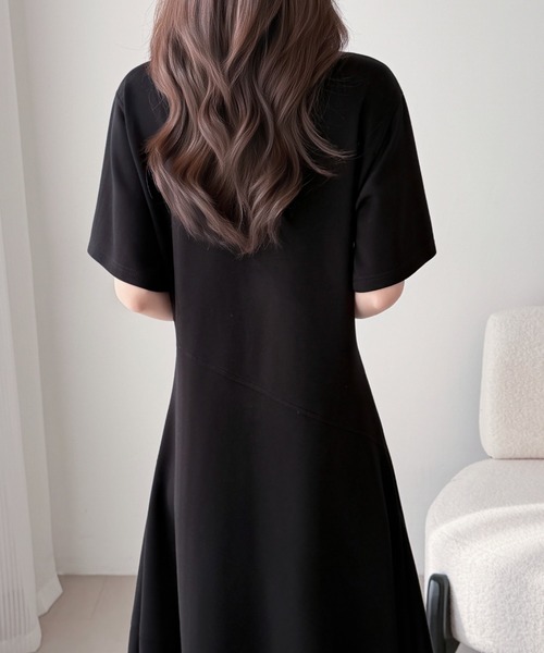 ABITOKYO(アビトーキョー)の「半袖アシメ段ボールニットワンピース(ワンピース・レディース・グレー/ベージュ/ブラック・L/M)」の4枚目の写真