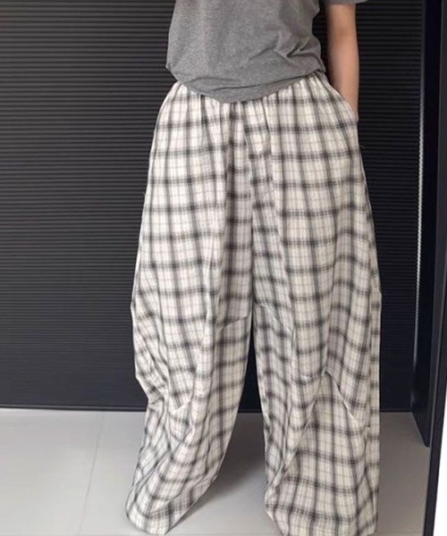 CANVAS+(キャンバスプラス)の「【CANVAS+】チェック柄ワイドルーズパンツ(その他パンツ・レディース・ブラック/ホワイト・M)」の4枚目の写真