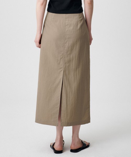 MUSINSA STANDARD WOMAN（ムシンサスタンダードウーマン）の「ウィメンズクリンクルロングスカート[ベージュ]（スカート・レディース・その他・X-LARGE/X-SMALL/SMALL/MEDIUM/LARGE）」の4枚目の写真