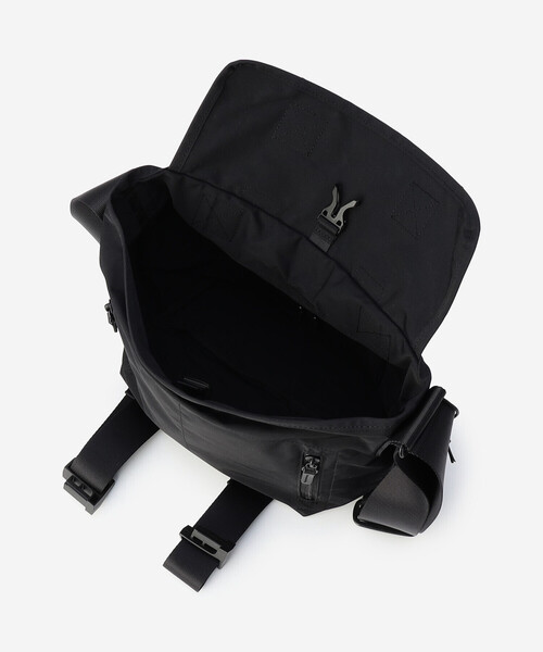 AMIACALVA | メッセンジャーバッグ UNISEX（メッセンジャーバッグ