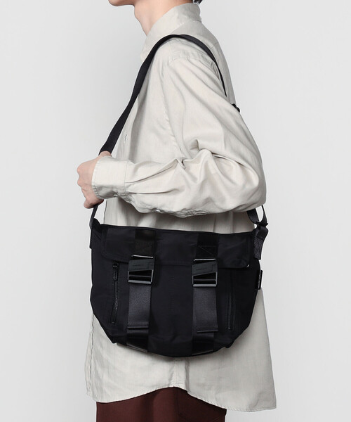 AMIACALVA | メッセンジャーバッグ UNISEX