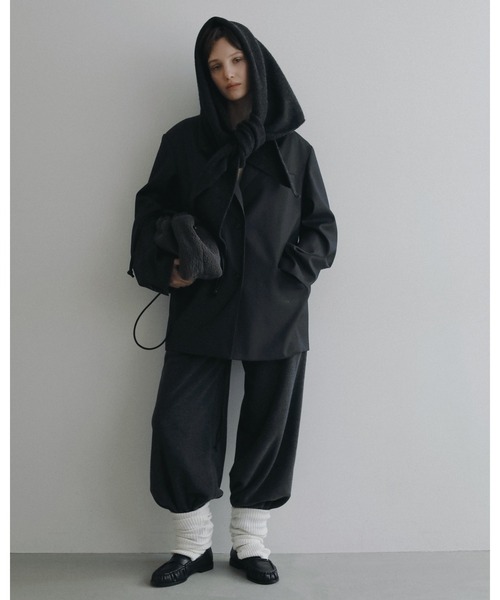 anuke（アンヌーク）の「Reversible Boa Bag（ハンドバッグ・レディース・アイボリー/チャコールグレー・FREE）」の3枚目の写真