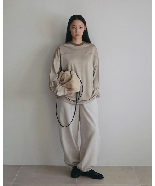 anuke（アンヌーク）の「Reversible Boa Bag（ハンドバッグ・レディース・アイボリー/チャコールグレー・FREE）」の10枚目の写真