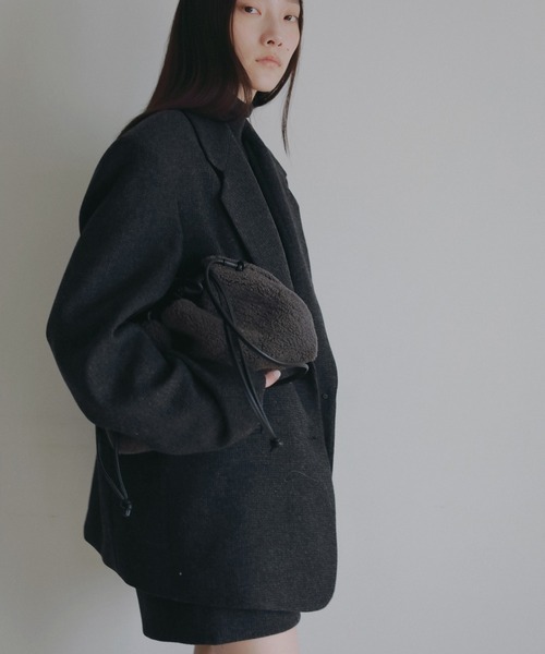 anuke（アンヌーク）の「Reversible Boa Bag（ハンドバッグ・レディース・アイボリー/チャコールグレー・FREE）」の12枚目の写真