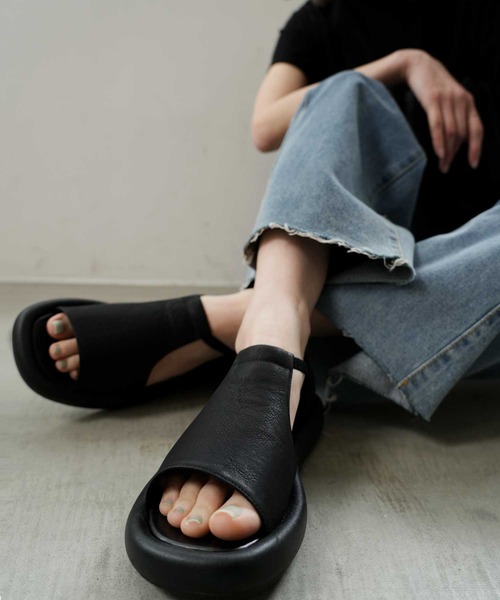 Bulue.(ブルー)の「【履き口仕様リニューアル(6月以降お届け分より)】アンクルストラップサンダル(サンダル・レディース・ブラウン/ブラック・36/37/38/39)」の12枚目の写真