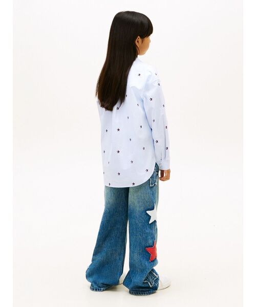 TOMMY HILFIGER（トミーヒルフィガー）の「GIRLS ストライプスターロングスリーブシャツ（シャツ/ブラウス・キッズ・ライトブルー・140cm/150cm/160cm/130cm）」の4枚目の写真