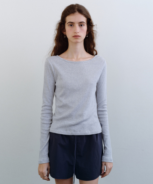URAGO(ユラーゴ)の「Stripe boatneck t-shirt(Tシャツ/カットソー・レディース・チャコールグレー/ブラック/ブルー・FREE)」の7枚目の写真