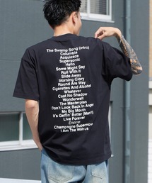 PLEASURES（プレジャー）の「PLEASURES/プレジャーズ ALL ACCESS T-SHIRT oasis クルーネック プリントTシャツ バンドTシャツ 2026年 夏 夏服（Tシャツ/カットソー）」