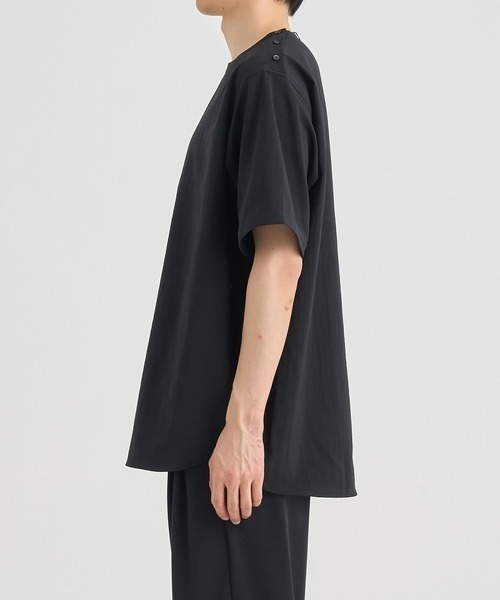 RAINMAKER(レインメーカー)の「【RAINMAKER/レインメーカー】PULL OVER S/S SHIRT(Tシャツ/カットソー・メンズ・ダークグレー/ブラック・4/5)」の6枚目の写真