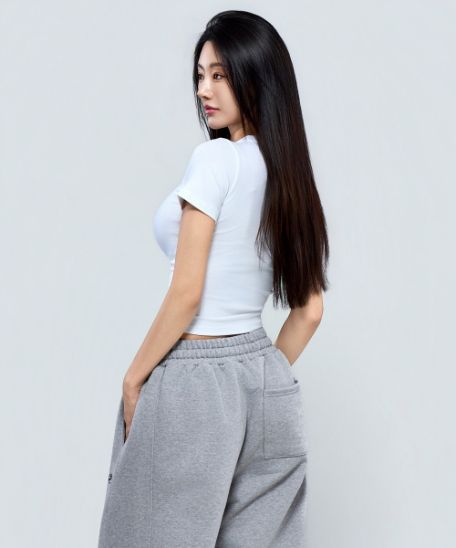 PHYSICAL GARMENTS（フィジカルガーメンツ）の「P5077 モーダルスパン ベーシック スリムフィット 半袖 [2COLOR]（Tシャツ/カットソー・レディース・ブラック/ホワイト・SMALL/MEDIUM/LARGE）」の9枚目の写真