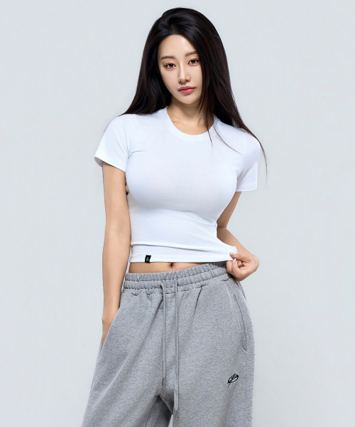 PHYSICAL GARMENTS（フィジカルガーメンツ）の「P5077 モーダルスパン ベーシック スリムフィット 半袖 [2COLOR]（Tシャツ/カットソー・レディース・ブラック/ホワイト・SMALL/MEDIUM/LARGE）」の11枚目の写真