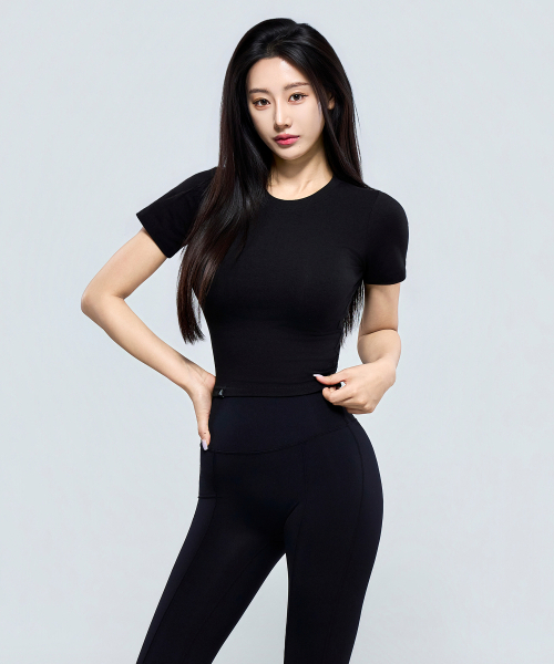 PHYSICAL GARMENTS（フィジカルガーメンツ）の「P5077 モーダルスパン ベーシック スリムフィット 半袖 [2COLOR]（Tシャツ/カットソー・レディース・ブラック/ホワイト・SMALL/MEDIUM/LARGE）」の21枚目の写真