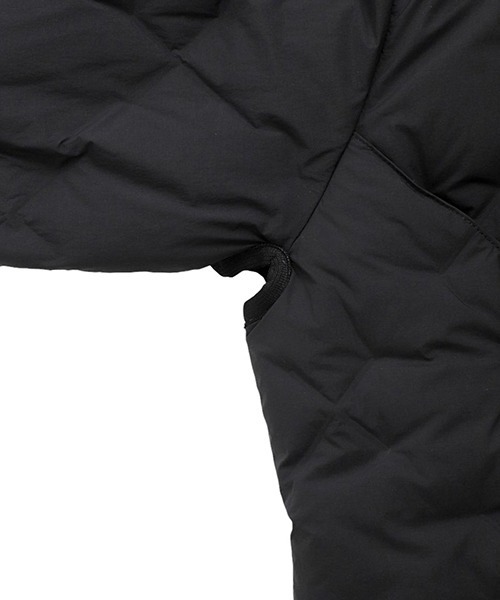 CMF OUTDOOR GARMENT（シーエムエフアウトドアガーメント）の「CMF OUTDOOR GARMENT / シーエムエフ アウトドア ガーメント：CMF WOVEN DOWN CREW：CMF2502-J05C[AST]（ダウンジャケット/コート・メンズ・ブラック/グレー・L）」の5枚目の写真