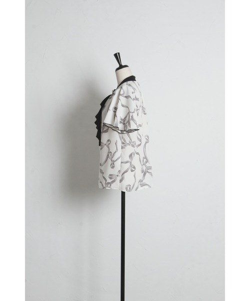 tocco closet(トッコ クローゼット)の「【ZOZO限定】リボンプリント配色フリルボウタイブラウス(シャツ/ブラウス・レディース・ブラック/オフホワイト・M)」の9枚目の写真