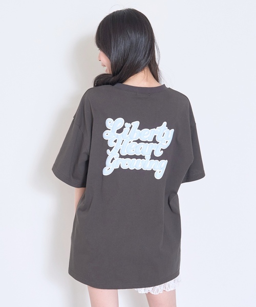 LOVETOXIC（ラブトキシック）の「【綿100%/GOODPRICE】プックリバックロゴルーズ半T（Tシャツ/カットソー・キッズ・ピンク/ネイビー/オレンジ/チャコール/サックスブルー/オフホワイト・S:140cm/M:150cm/L:160cm/130cm）」の2枚目の写真