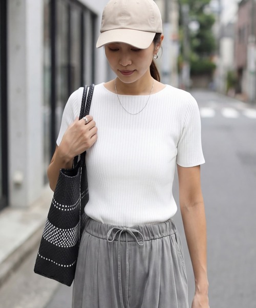 STYLE DELI(スタイルデリ)の「半袖ボートネックリブトップス(Tシャツ/カットソー・レディース・レッド/ホワイト/ライラック/ブラック・M)」の2枚目の写真