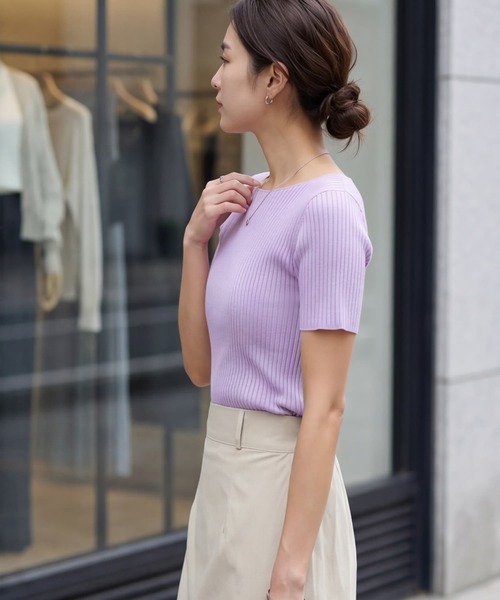 STYLE DELI(スタイルデリ)の「半袖ボートネックリブトップス(Tシャツ/カットソー・レディース・レッド/ホワイト/ライラック/ブラック・M)」の6枚目の写真