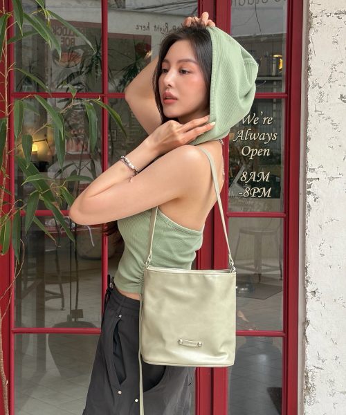 RAIMENT(レイメント)の「Stud Band Basket Bag_Light Khaki(ショルダーバッグ・レディース・その他・FREE)」の2枚目の写真