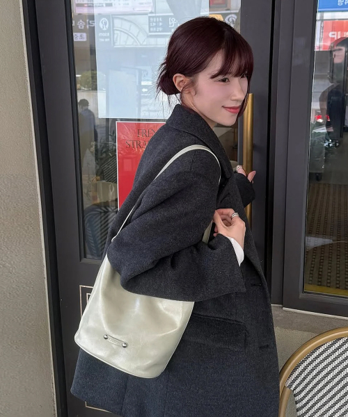 RAIMENT(レイメント)の「Stud Band Basket Bag_Light Khaki(ショルダーバッグ・レディース・その他・FREE)」の5枚目の写真