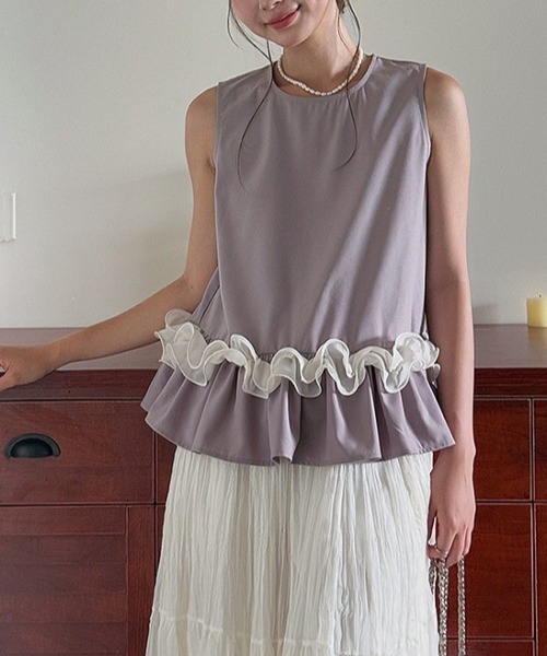 CHUN CHUN NOTES(チュンチュンノーツ)の「26SS/立体フリルペプラムノースリーブブラウス(シャツ/ブラウス・レディース・パープル/ブラック/ホワイト・F)」の12枚目の写真