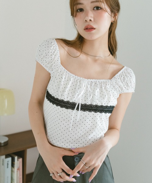 VANNIE U(ヴァニーユー)の「レース切り替えドットミニパフスリーブトップス(Tシャツ/カットソー・レディース・ホワイト/ブラック・FREE)」の2枚目の写真
