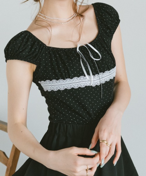 VANNIE U(ヴァニーユー)の「レース切り替えドットミニパフスリーブトップス(Tシャツ/カットソー・レディース・ホワイト/ブラック・FREE)」の9枚目の写真