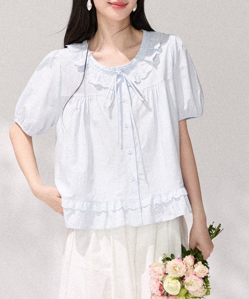 AMAJI(アマジ)の「フリル リボン付き パフスリーブ ブラウス(シャツ/ブラウス・レディース・ライトブルー・X-LARGE/LARGE/MEDIUM/SMALL)」の4枚目の写真