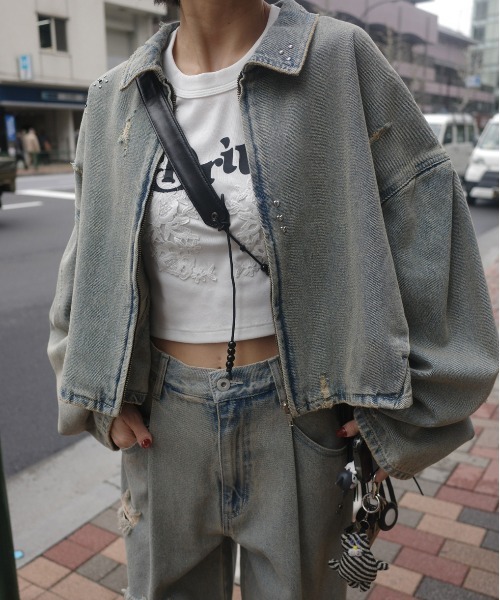 Ameri(アメリ)の「TATTOO STUDS DENIM JACKET(デニムジャケット・レディース・ブルー/ブラック・MEDIUM/SMALL)」の5枚目の写真