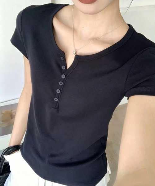 yuue' ( wear )(ユーイ)の「ヘンリーネック半袖Tシャツ(Tシャツ/カットソー・レディース・レッド/アイボリー/ブラック/ホワイト/ダークブラウン・FREE)」の15枚目の写真