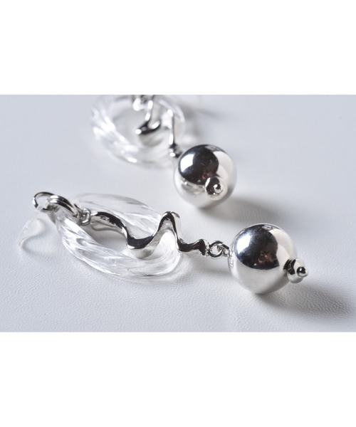 tone（トーン）の「【Astyle】silverball×clearcircle樹脂ピアス(MA)（ピアス（両耳用）・レディース・シルバー・FREE）」の2枚目の写真