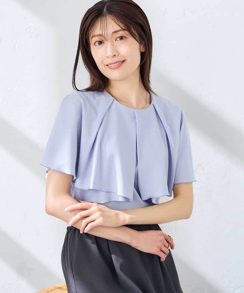 a.v.v(アーヴェヴェ)の「【接触冷感/UVカット】ケープトップス(Tシャツ/カットソー・レディース・ダークインディゴブルー/アイボリー/ブラック・36/38/40)」の1枚目の写真