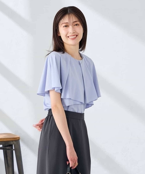 a.v.v(アーヴェヴェ)の「【接触冷感/UVカット】ケープトップス(Tシャツ/カットソー・レディース・ダークインディゴブルー/アイボリー/ブラック・36/38/40)」の4枚目の写真