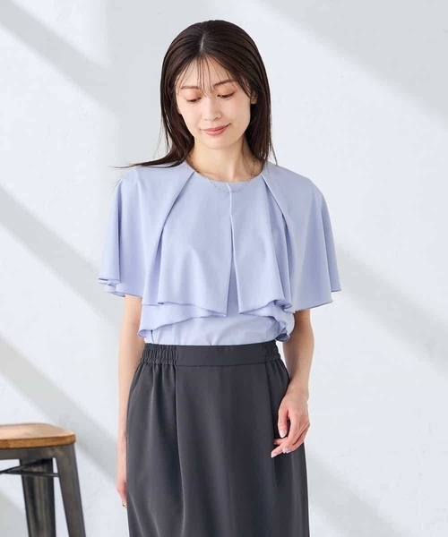 a.v.v(アーヴェヴェ)の「【接触冷感/UVカット】ケープトップス(Tシャツ/カットソー・レディース・ダークインディゴブルー/アイボリー/ブラック・36/38/40)」の5枚目の写真