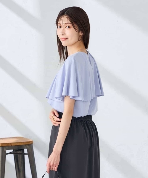 a.v.v(アーヴェヴェ)の「【接触冷感/UVカット】ケープトップス(Tシャツ/カットソー・レディース・ダークインディゴブルー/アイボリー/ブラック・36/38/40)」の14枚目の写真
